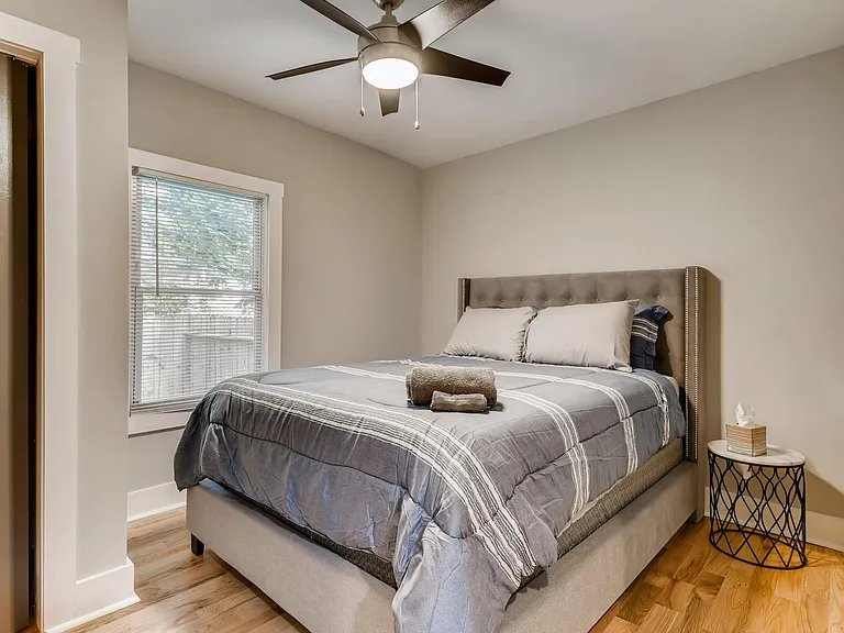1089 McDaniel St SW — Photo 10