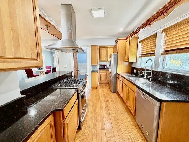 64 Robertson St — Photo 8