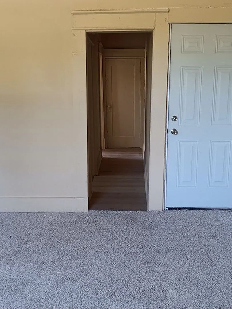 1716 Walnut — Photo 3