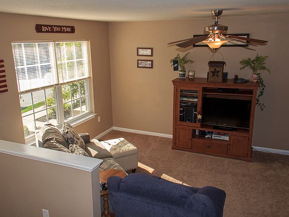 3rd image of 333 Knollwood Rd