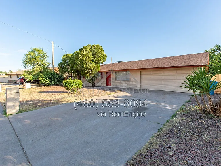 2533 E Blanche Dr — Photo 1