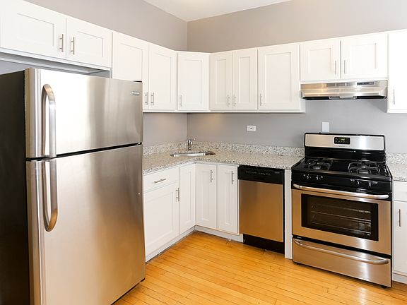 3rd image of 445 W Melrose St APT 3C