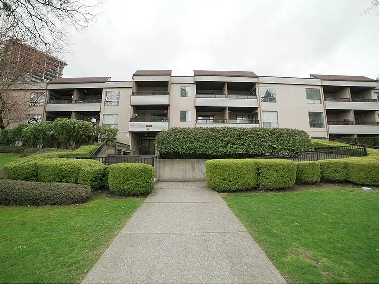 10221 133a St #318 — Photo 4