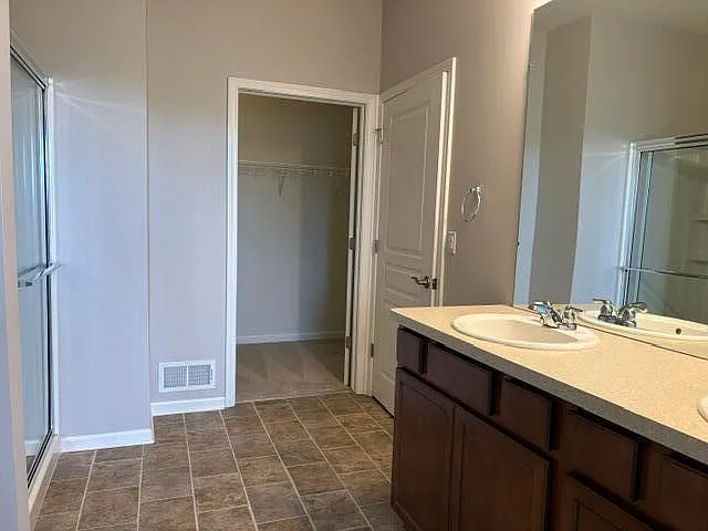 582 Ivyland St — Photo 17