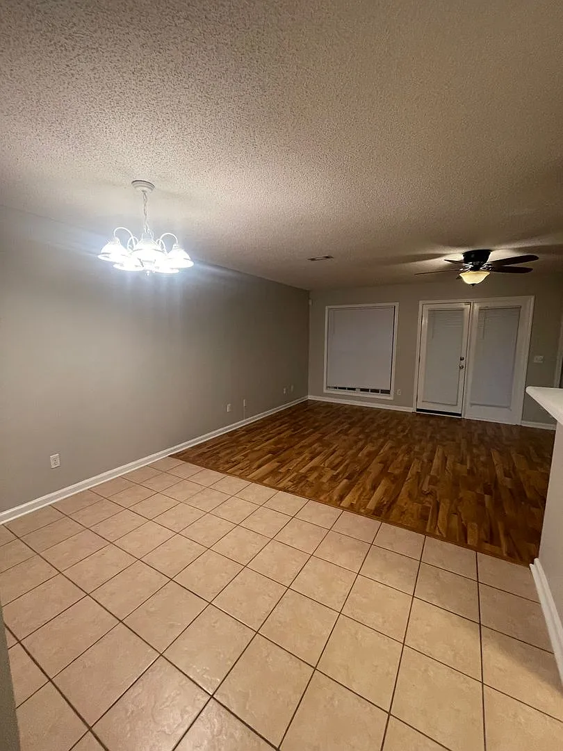 Foxchase Subdivision! — Photo 4