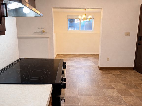 3rd image of 139 Juniper Pl APT B