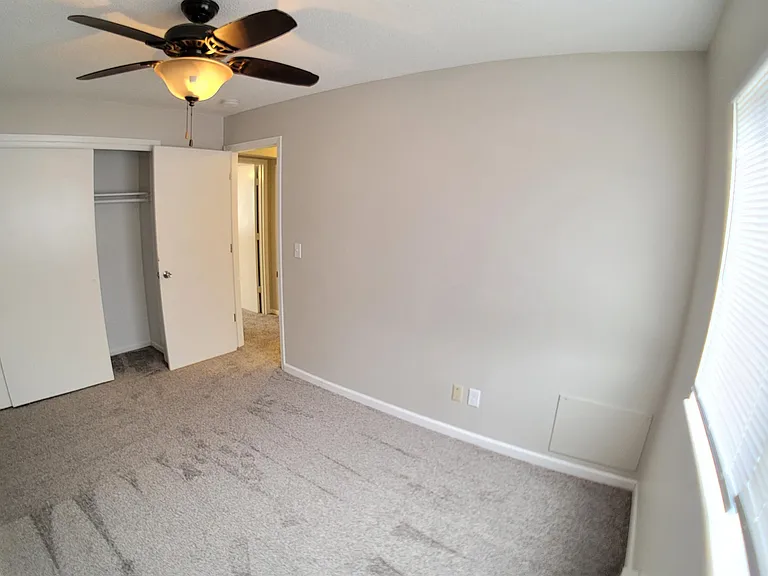 4009 Westover Rd SE — Photo 3