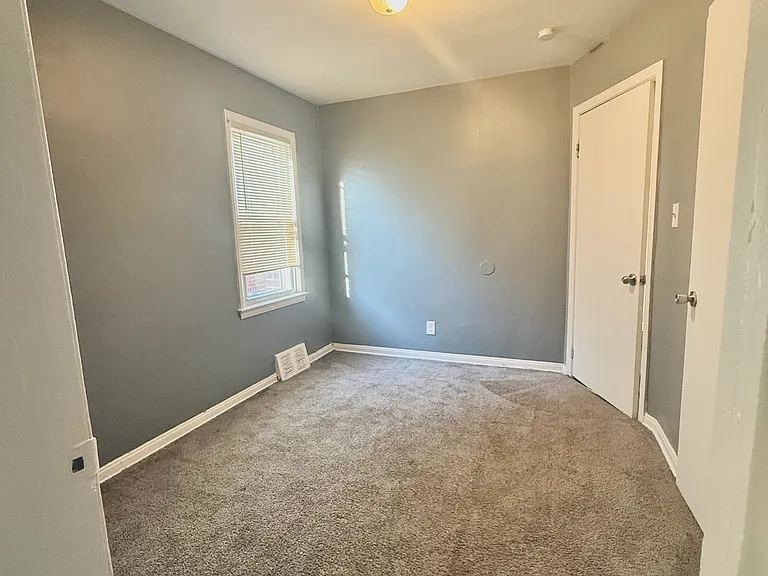 7633 Fielding St — Photo 4