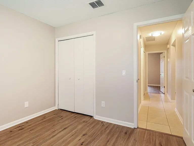 1804 Sherwood Dr — Photo 12