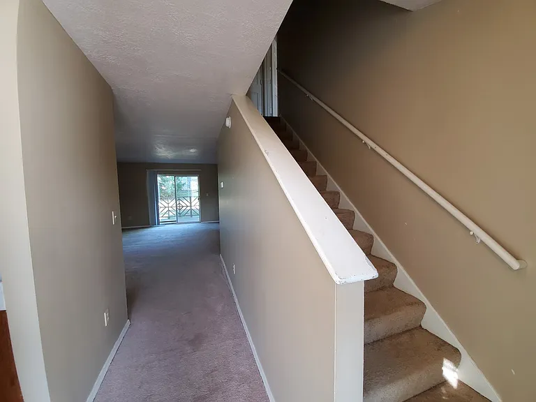 149 E Willow Ct — Photo 3