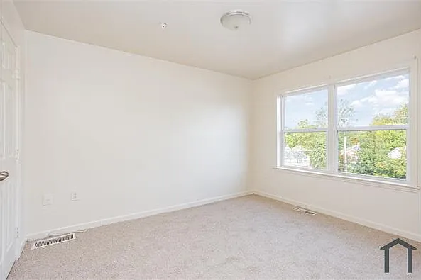 5227 Crowson Ave #7 — Photo 11