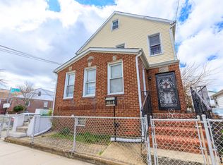14618 182nd St, Springfield Gardens, NY 11413