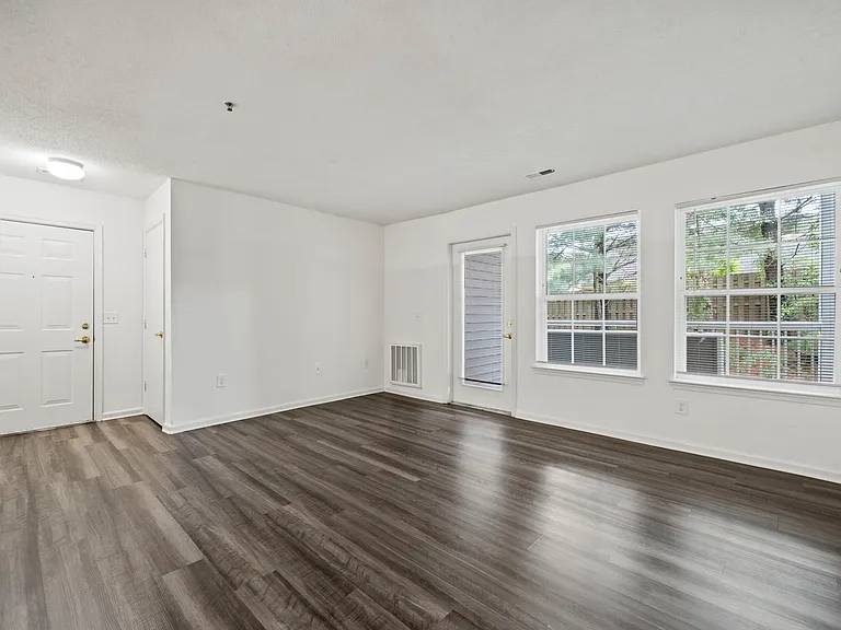 Salem Run Apartment Homes — Photo 12