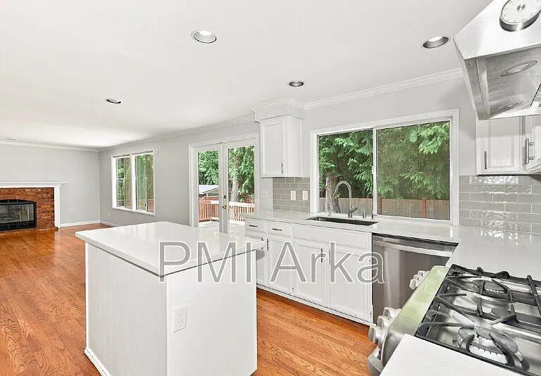 23408 NE 29th Pl — Photo 6