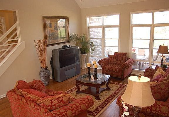 Living Room - Hardwood floors