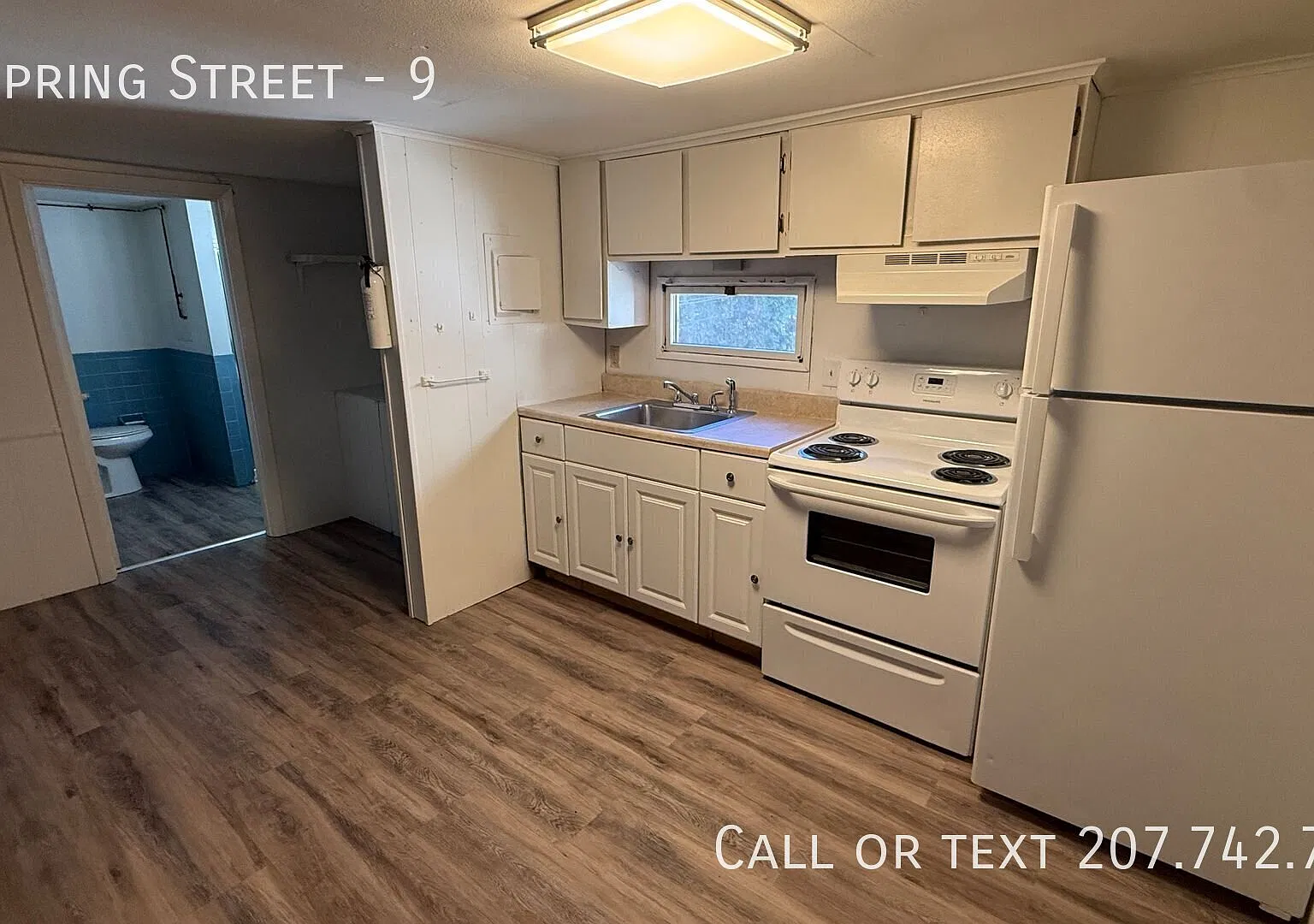 Studio Apartment, Walk to Downtown Newmarket, Onsite Parking and Laundry — Photo 4