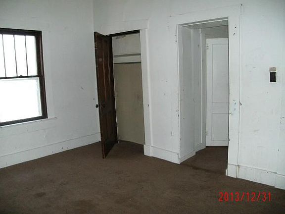 4th image of 115 E South St