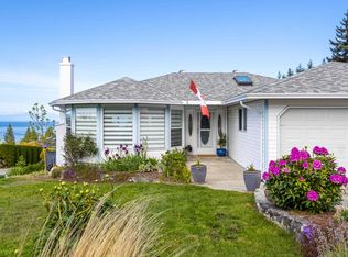5007 Laurel Ave, Sechelt, BC V7Z0B9