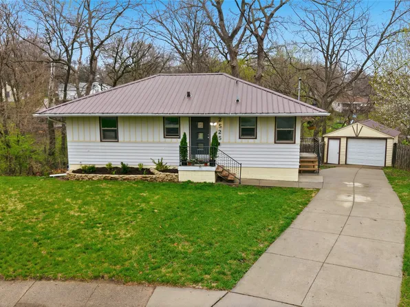 2525 27th St, Des Moines, IA 50310