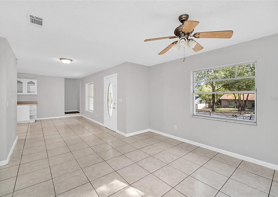 1st image of 240 Edgewood Dr
