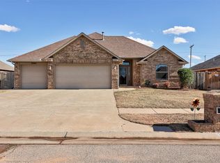 3304 Paul Dr, Moore, OK 73160