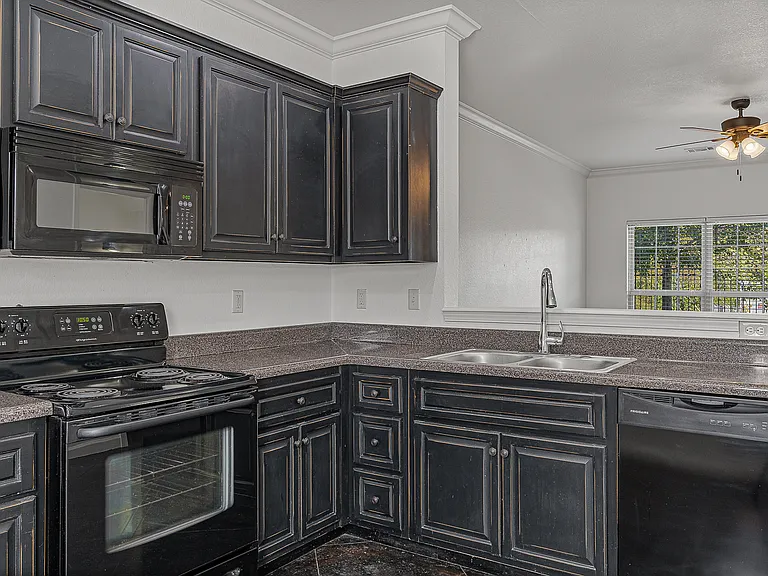 Kitchen | Deerfield Crossing | Townhome