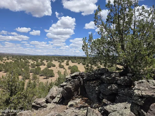 165 Off Old Hwy #66, Ash Fork, AZ 86320