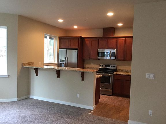 3rd image of 1683 Burnside Pl Unit A