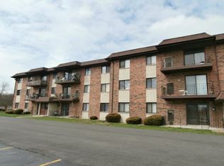 14969 Willowcrest Ct APT 18, Midlothian, IL 60445