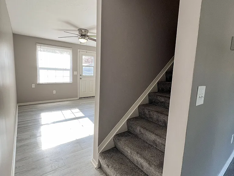 Stoney Creek Apartments — Photo 21