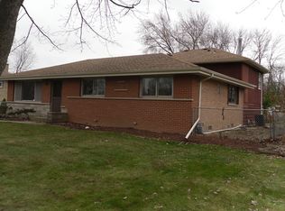 949 E Lilly Ln, Palatine, IL 60074