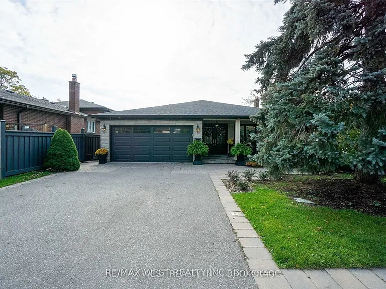 393 Maple Leaf Dr — Photo 1