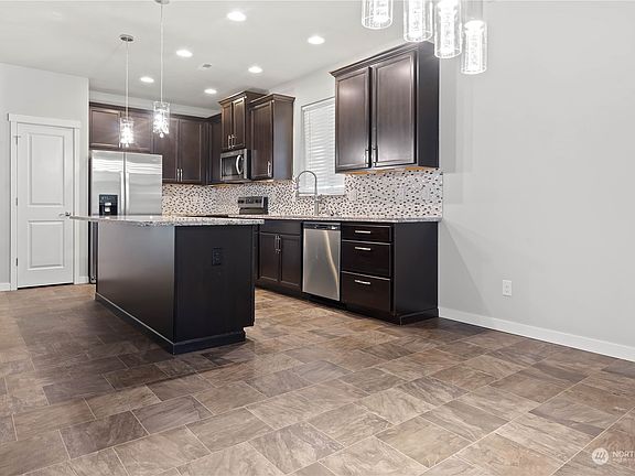 4th image of 12122 61st Avenue Ct NW