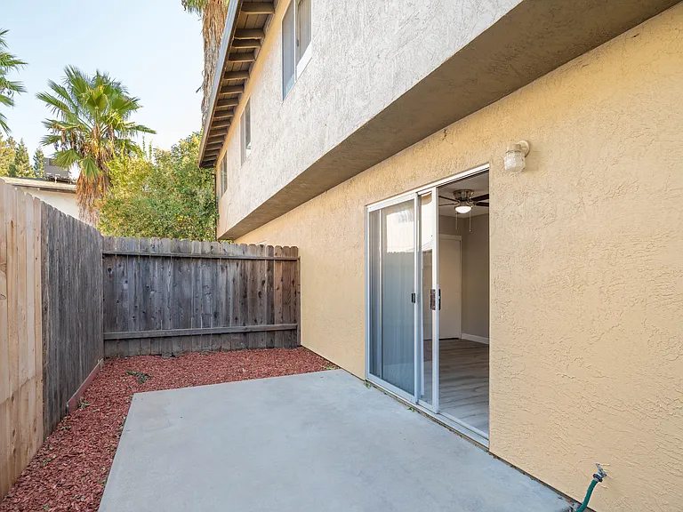 837 Carro Dr — Photo 11