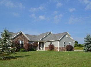 N1467 Meadow Ridge Ln, Lake Geneva, WI 53147