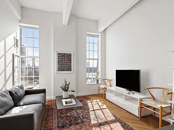 184 Kent Ave APT B509, Brooklyn, NY 11249