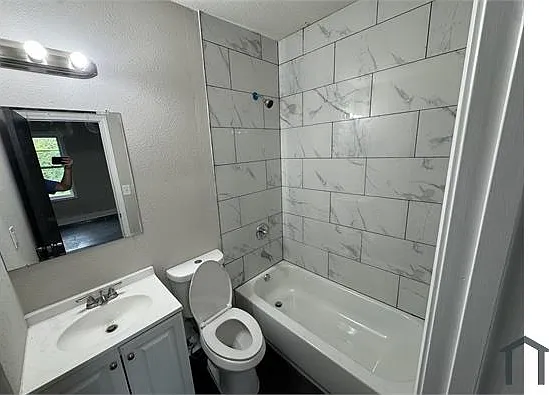 2760 Lola Ave — Photo 14