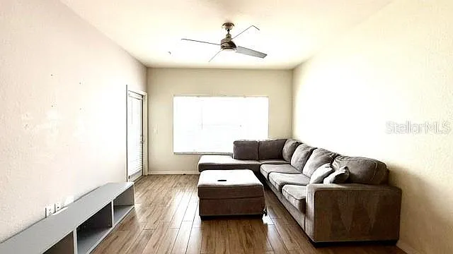 2604 Grand Central Pkwy #10 — Photo 3