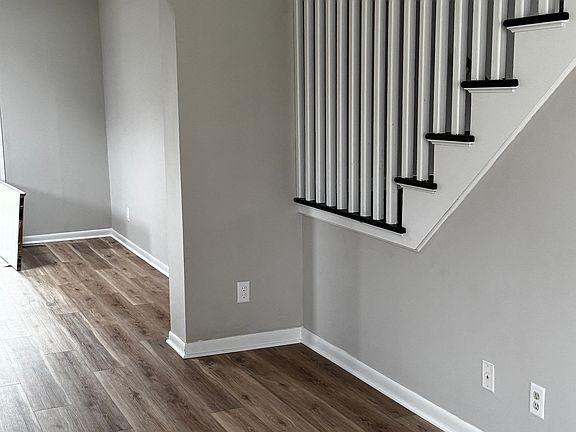 3rd image of 302 Jefferson Ave