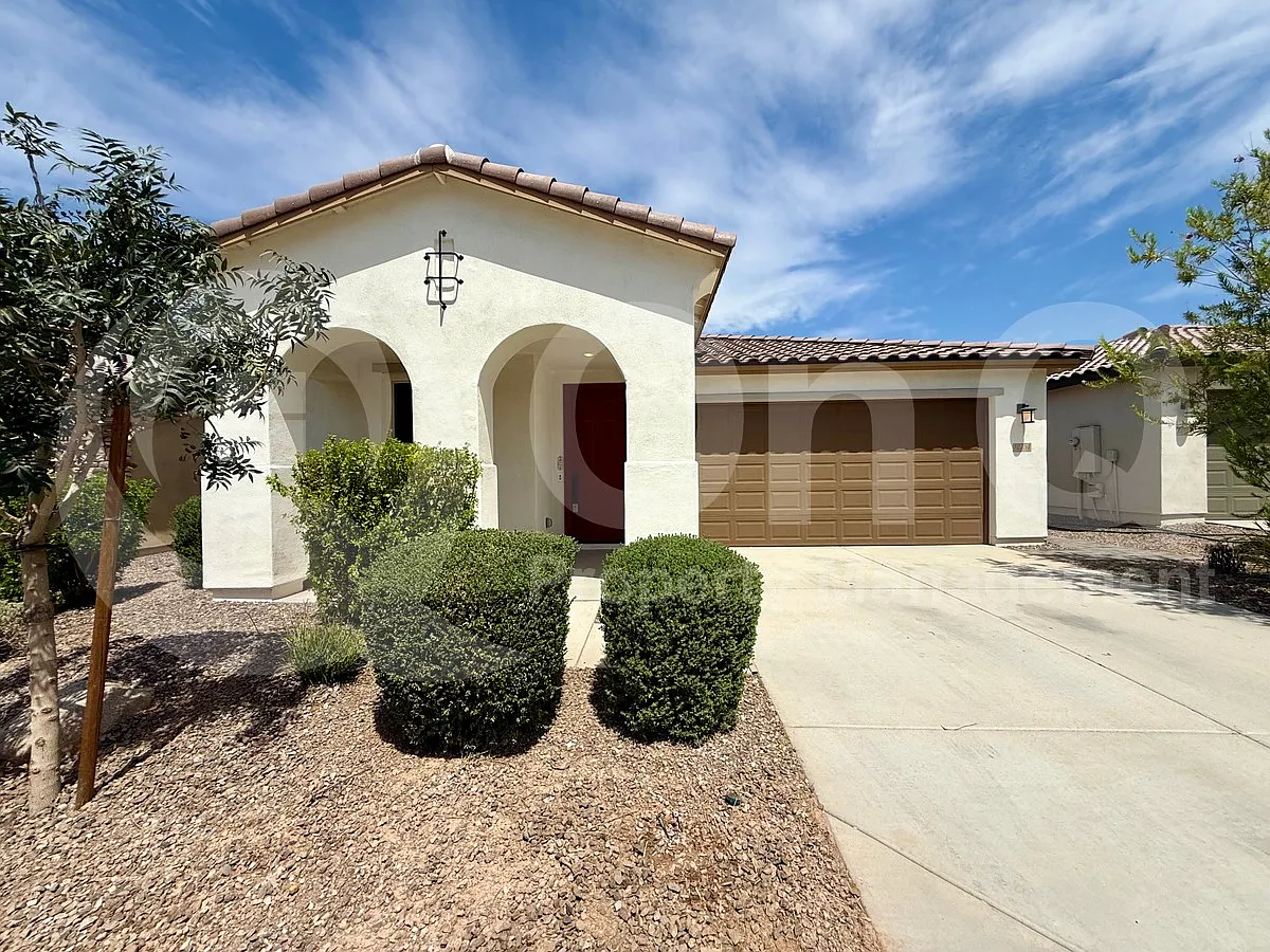 4 bed, 3.0 bath, 2189 sqft, $2,600 — Photo 2
