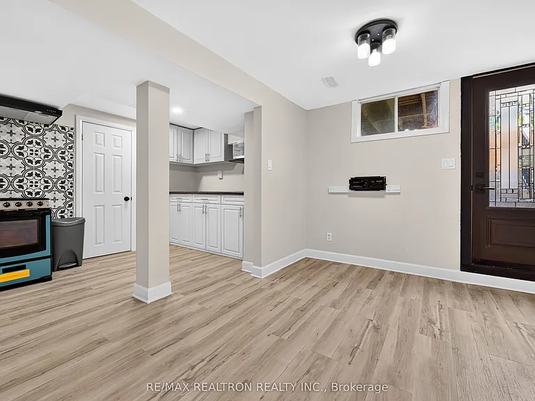 40 Carr Dr — Photo 8