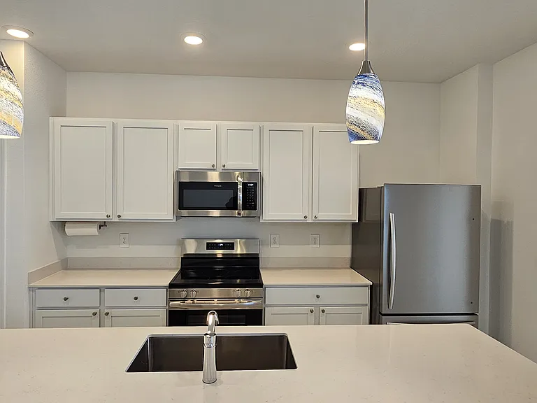 Quartz counter tops.