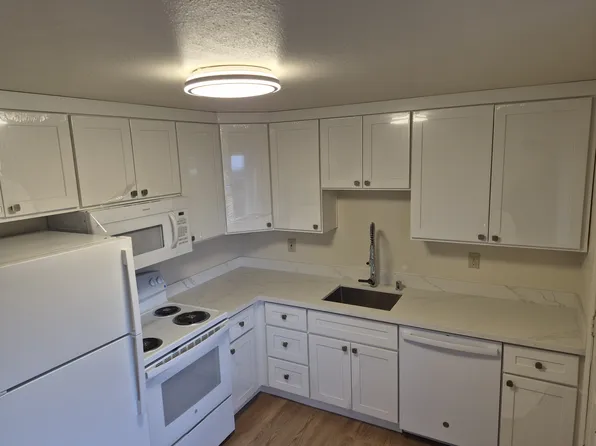 2702 S 74th St APT E, Tacoma, WA 98409