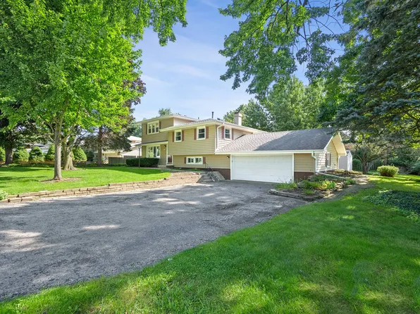 6151 Leonard Ave, Downers Grove, IL 60516