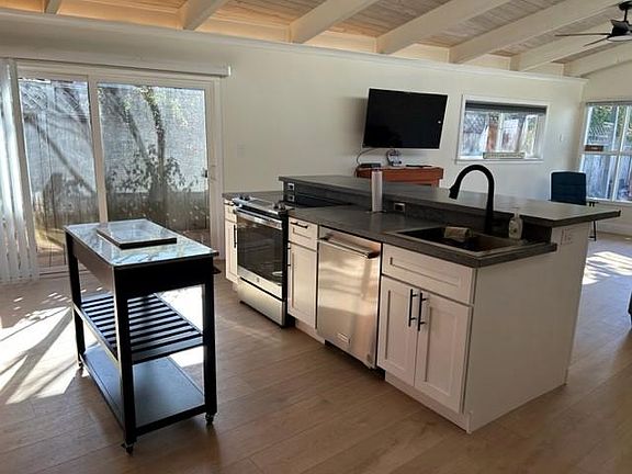 2nd image of 418 Park Dr