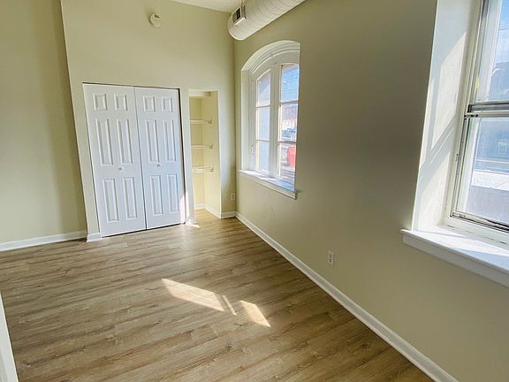 5th image of 311 W Marshall St #212