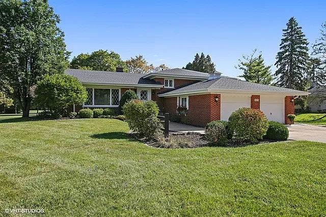 8039 Creekwood Dr photo 1