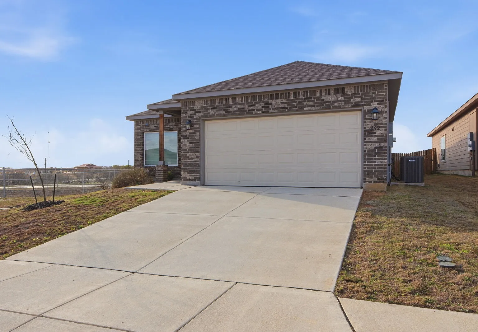 3 bed, 2.0 bath, 1612 sqft, $1,800 — Photo 3