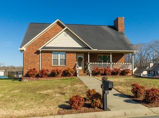 2326 Duck Crossing Dr, Graham, NC 27253