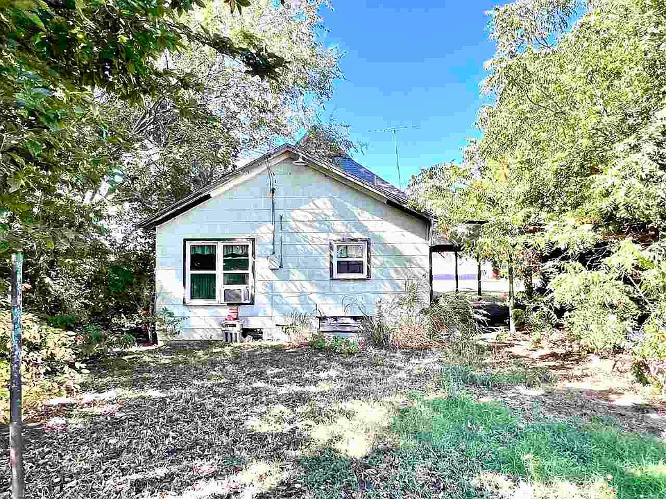 2nd image of 113 Broadway Ave